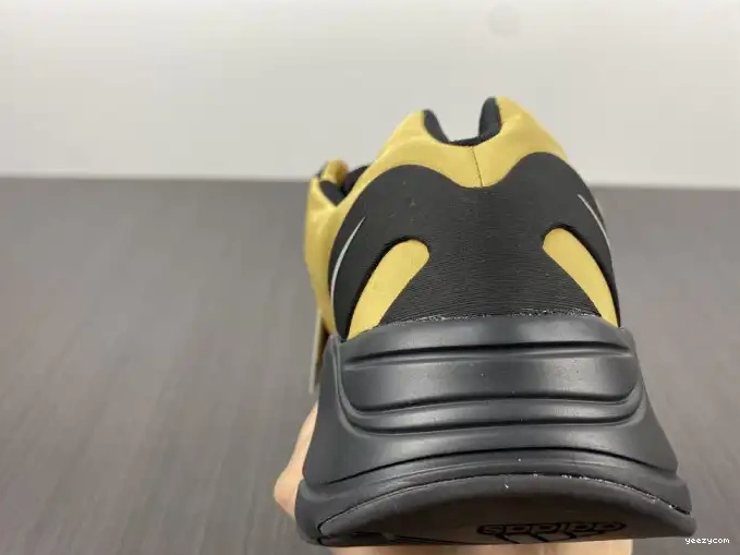 Yeezy GZ0717 Flux' 700 Boost MNVN 'Honey 0504